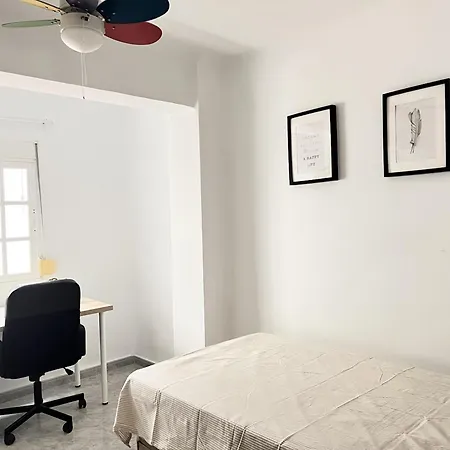 Quarto em Acomodações Particulares Vialia Estacion Flat *